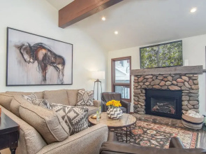 Skiway Chalet - Next to Warm Springs Lifts - Close to Natural Hot Springs