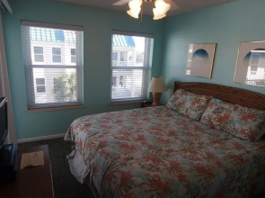 Blue Suede Shoes - 2 Br Condo