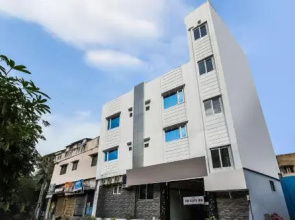 OYO 17428 The Elite Inn