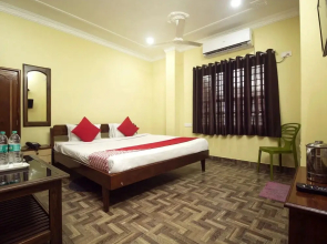 SS Lodge By OYO Rooms