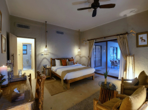 Barahi Jungle Lodge