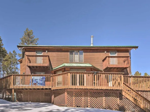 Spacious Angel Fire Cabin < 4 Miles to Resort!
