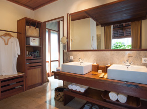 Курорт Komaneka at Tanggayuda