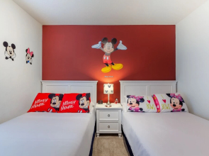 Cozy Wonderfull Clubhouse Close Disney