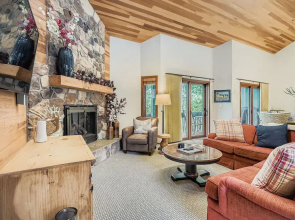 1763 Lakeside Getaway At Deer Valley! 3 Bedroom Home