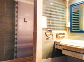 Mirage Bay Resort and Aqua Park