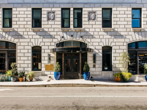 The Drayton Hotel Savannah, Curio Collection by Hilton
