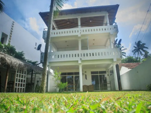 Tharanga Surfing Villa