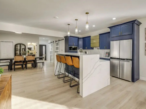 Home Theater + Rooftop Deck! Fountain Sq Stunner