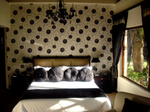 Lourie Lodge