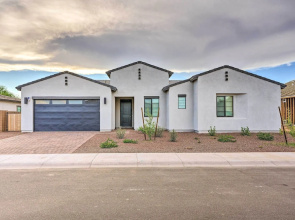 Modern Glendale Getaway ~ 3 Mi To Stadium!
