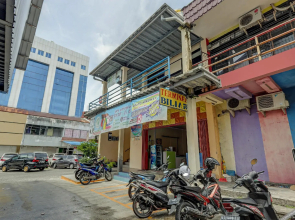 Guest House 268 by OYO Rooms