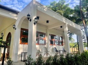 Rain Tree Cafe & Homestay
