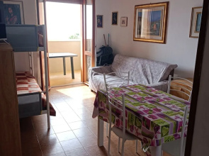Seafront Apartment for Rent 6 Sleeps Skyscraper
