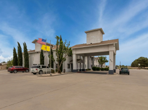 Quality Inn & Suites Artesia