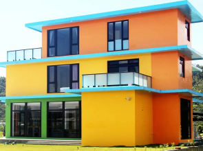 Color Hostel