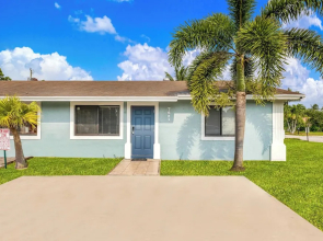 Lakeworth 2 Bedroom Home Free Parking
