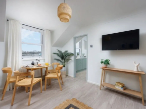 Luxury Penthouse 2 bed Apartment