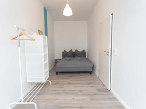 FULL HOUSE Studios - Rosenhof Apartments