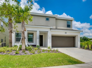 Modern 8 Bdrm 5 Bath Villa