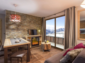 Attractive Apartment in a Chalet Directly on the ski Slope