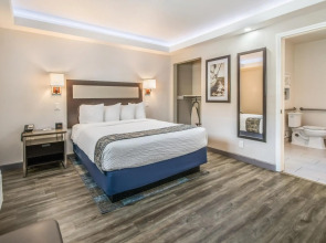 Inn at 50 at Long Beach Convention Center