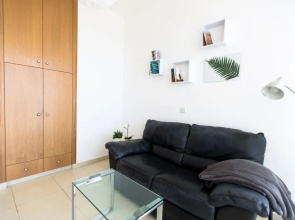 Finikoudes Seaview Beach Apartment