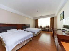 Herun Holiday Hotel