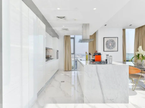 Luxe 3 BR Oceanfront Apt with maids room in the heart of Bluewaters Island