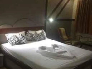 Sonar Bangla's Motel Midway