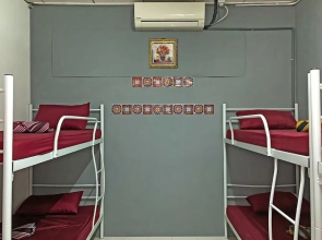 Aleesya Hostel