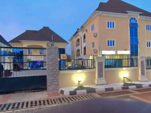 AA Hotel and Apartment