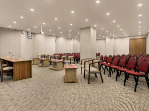 Ramada by Wyndham Van