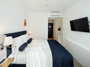 Bayer 89 Vi Vadi Hotel