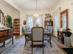 Kingsville House Bed and Breakfast