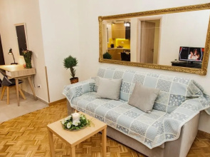 Restfull Fully Renovated Apartment in Thisio