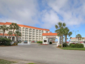 144 El Matador 1 Bedroom Condo by RedAwning