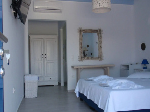 Mykonian Iros Suites & Villas