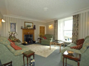 Frondderw Country House