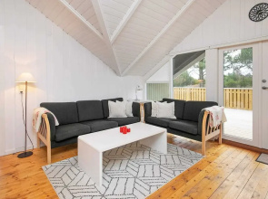 Lovely Holiday Home in Ã…lbÃ¦k near Sea