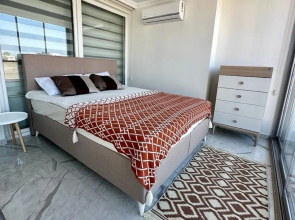 Babylon 40 - 2 bed Private Home Sleeps Up To 6 Close to Everything