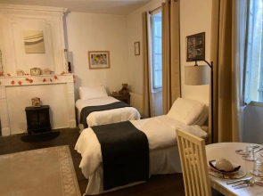 7 Dagnaud De la Tude our family farmhouse style home with en-suite