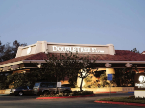 DoubleTree by Hilton Hotel Bakersfield