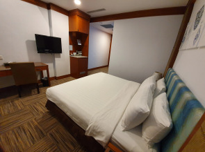 Santa Grand Hotel East Coast, a NuVe Group Collection