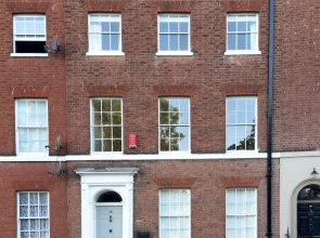 Georgian Luxury Margate Tnhouse Sleeps 11 by Adliv