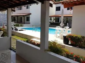 Casa 4/4(Amplos), Cond. fechado com piscina-150m2