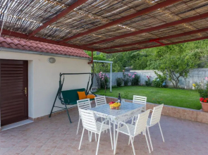 Holiday Home Urlović
