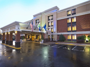 Holiday Inn Express Reston Herndon-Dulles Airport