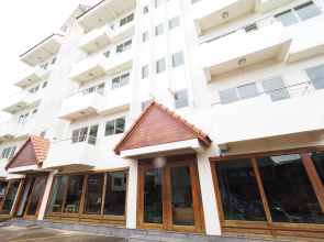 Fah Place Hotel