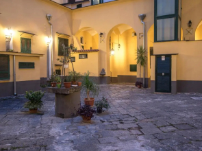 The Rock Apartment in Napoli